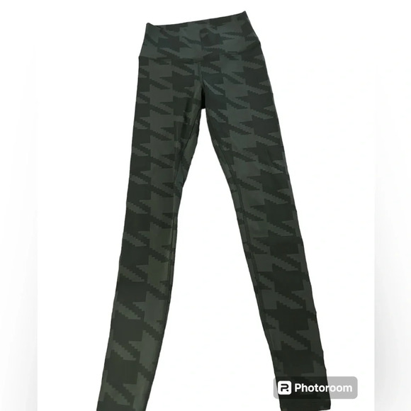 ALO Yoga Pants - Alo Yoga Herringbone Army Green Full Length Leggings Size XS 28 Inch Womens